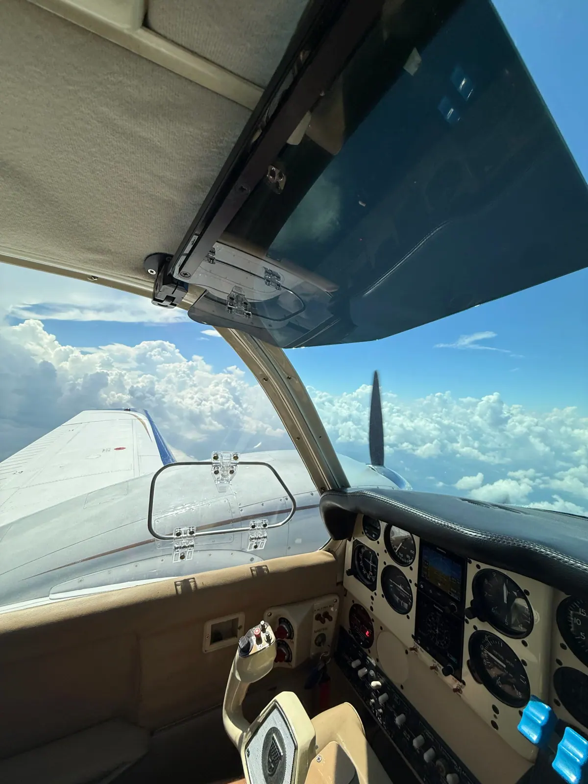 View from the N3018S Baron cockpit in flight