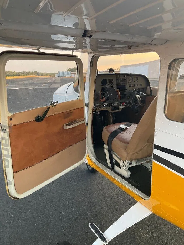 N7334G Emma cabin and instrument panel